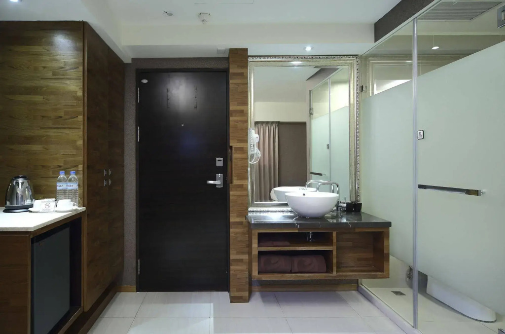 Nest Hotel