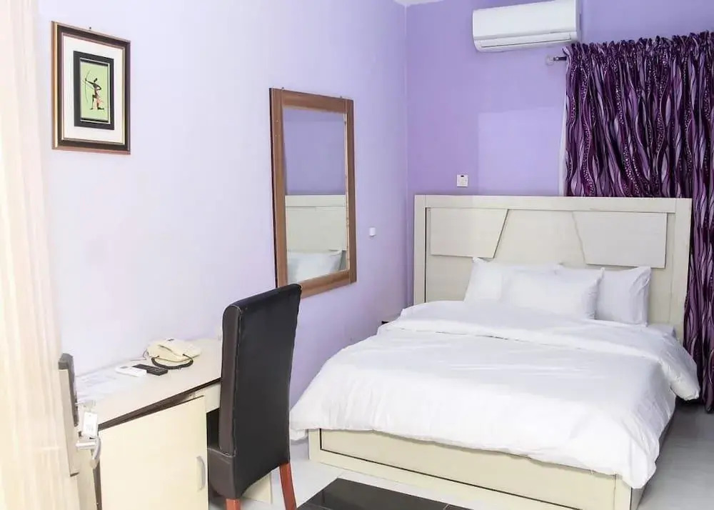 Demeg Hotel And Suites