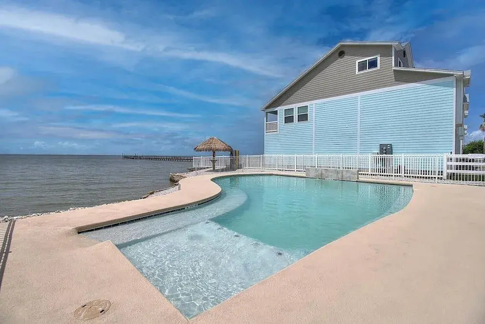 Little Fishin' Shack 3 Bedroom Home by Redawning