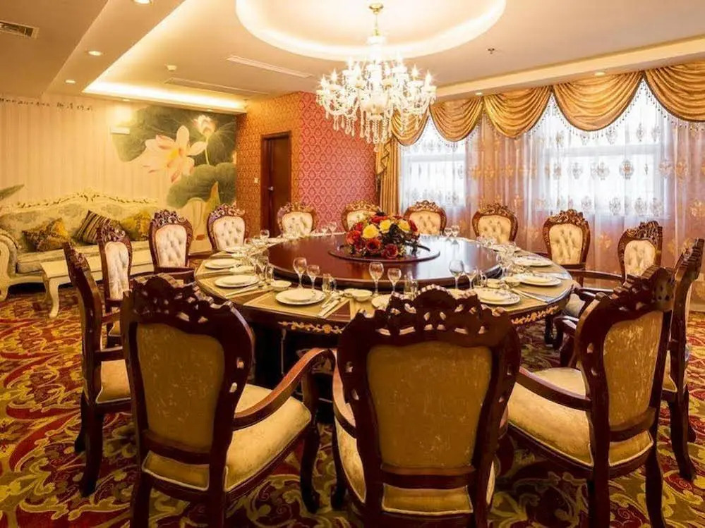 Joy Lake Hotel