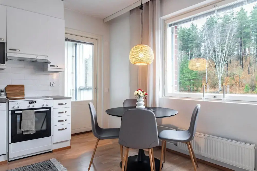 1BR Apt with Sauna - Balcony - Parking