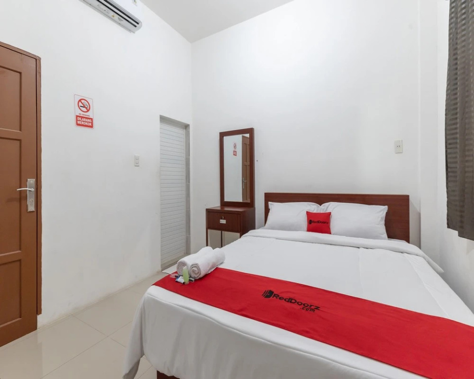 RedDoorz near Stasiun Pematangsiantar