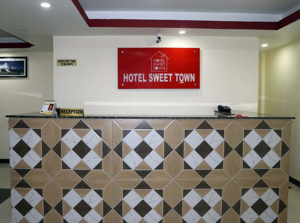 OYO 156 Hotel Sweet Town