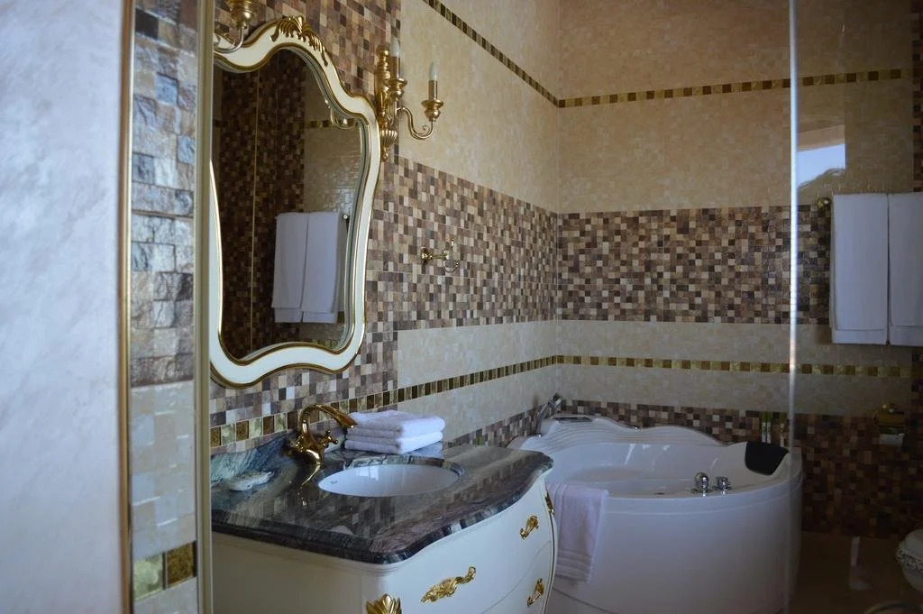 Goldenburg Residence