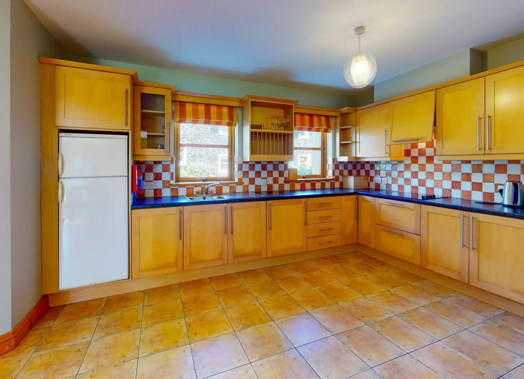 Dingle Courtyard Cottages 2 Bed Sleeps 4