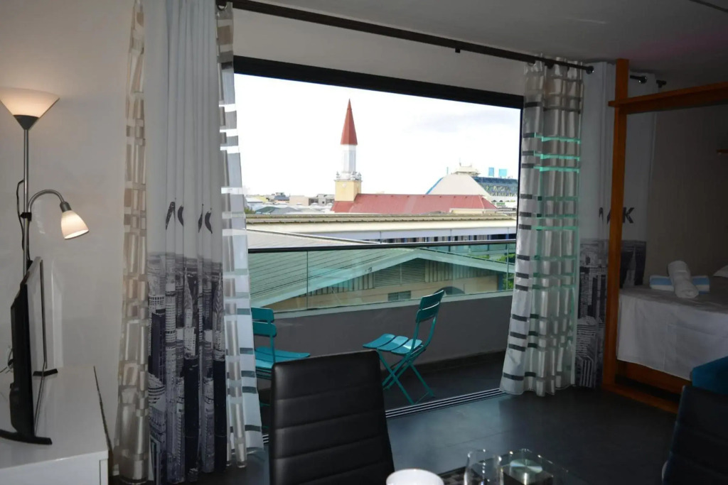 Moana Studio - downtown Papeete - WiFi AC Netflix parking - 3 people