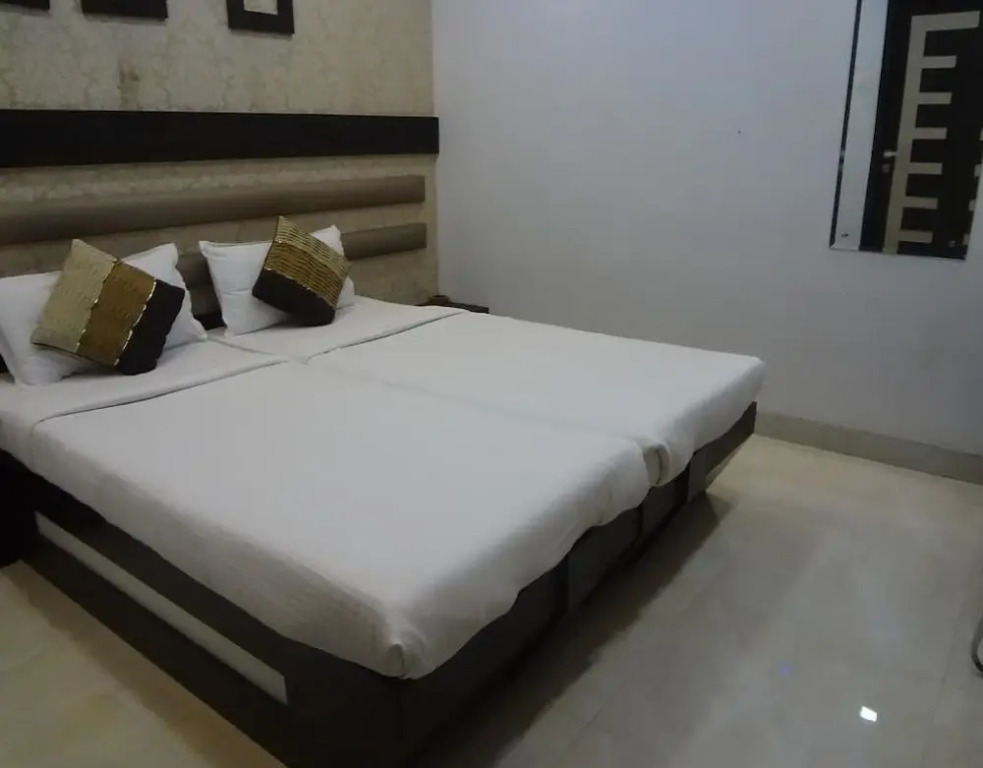 Room Maangta 136 - CST