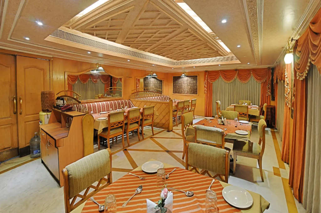 Hotel Raj Palace