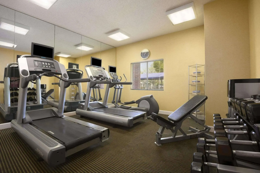 Philadelphia Suites at Airport - An Extended Stay Hotel