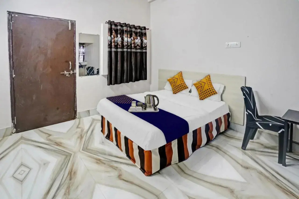 Spot On 700233 Hotel Rommies Inn