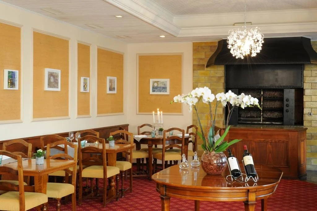 Châtonneyre Hotel & Restaurant