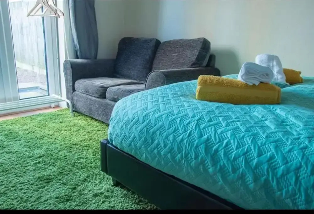 New Cross Mews 4 Bedroom 2 Bathrooms Fast Wifi Parking Sleeps up to 12