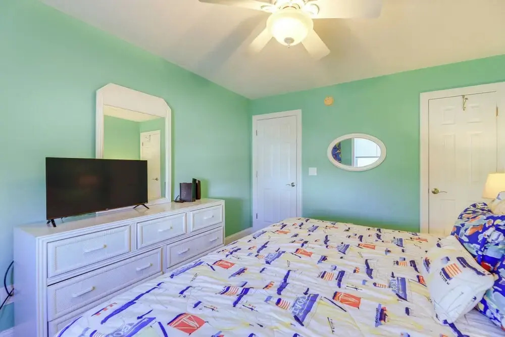 2 Blocks to Shore: Atlantic Beach Home w/ Views!
