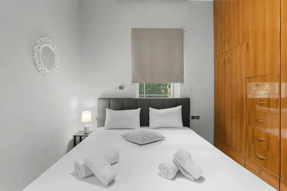 Superior Apartment - Overlooking Chania-with Pool
