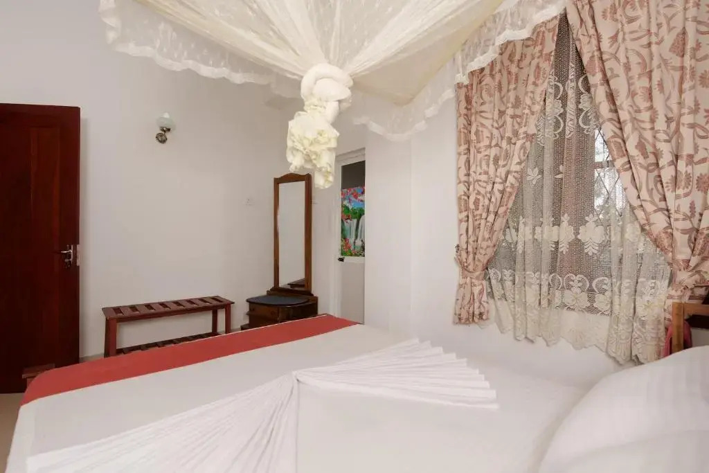Kandyan White Holiday Homes