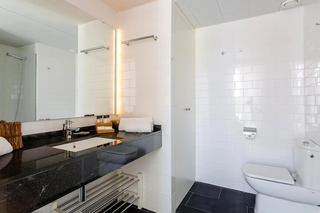 1 BR Rambla Suite & 2 Pools Rooftop Terrace Sea View - HOA 42152
