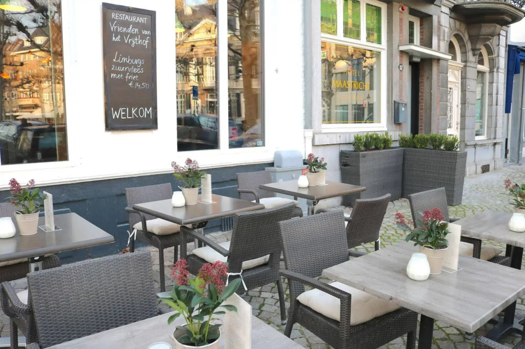 Hotel Vrythof - just a room - digital check-in, key by email or SMS