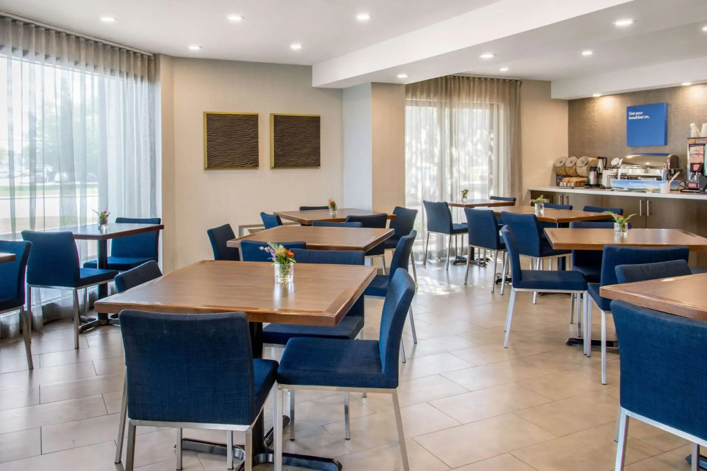 Comfort Inn Montreal Aeroport