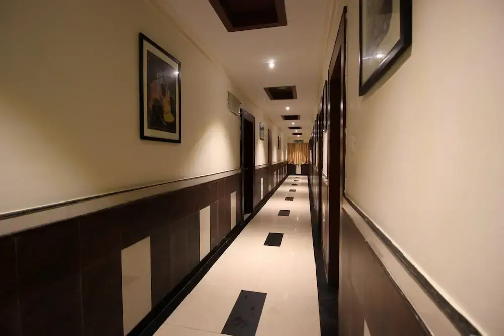 OYO 3058 Hotel Vishal Plaza