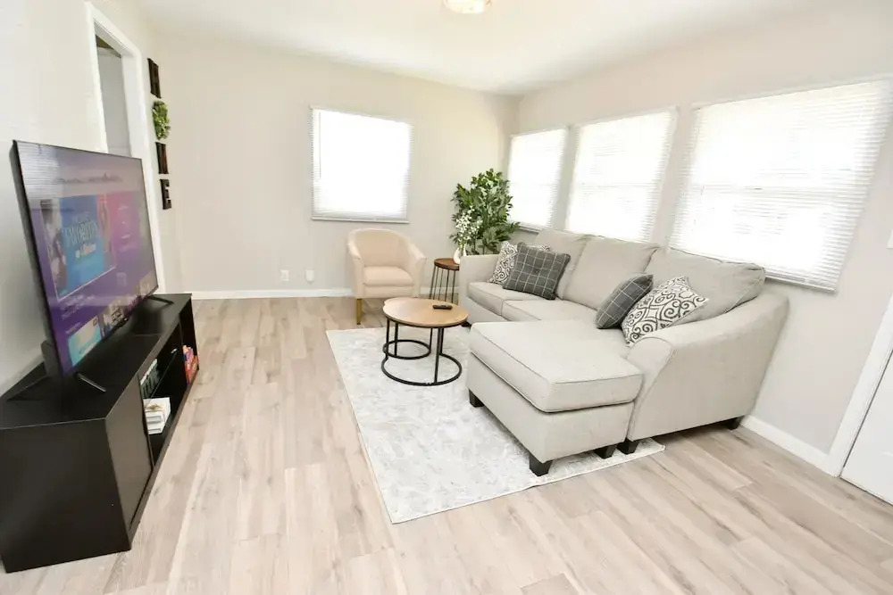5 min Walk to Notre Dame Modern Home 517