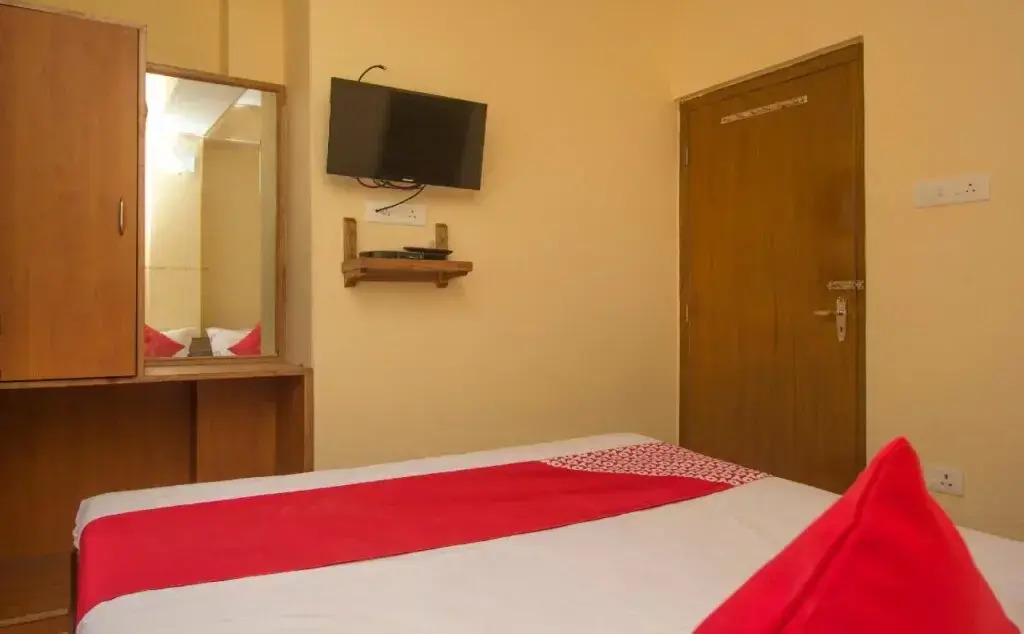 North Point Hotel by OYO Rooms