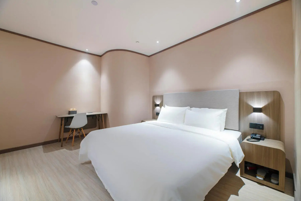 Hanting Hotel Wuhan Qingshan Zhongyuan Plaza