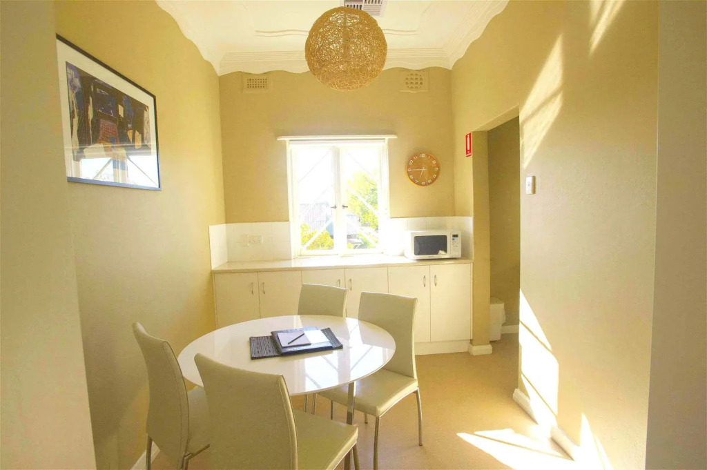 Globe Apartments