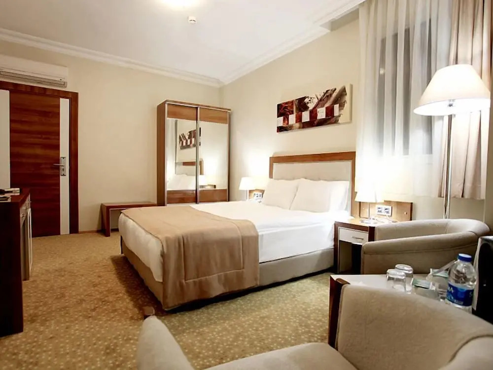 Pietra Hotel