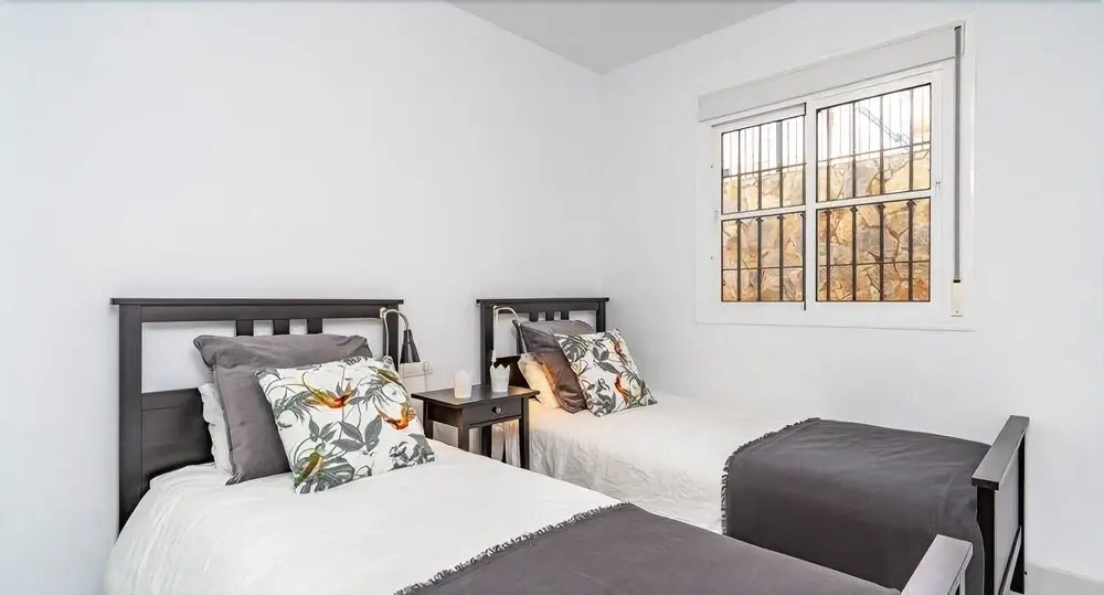 Bright Apartment with Sea View and Terrace Ref 53