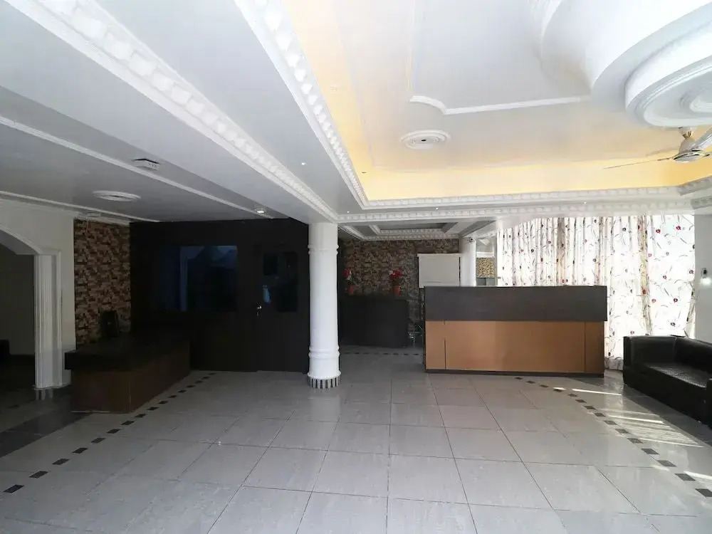 Oyo 29762 Hotel Meridian