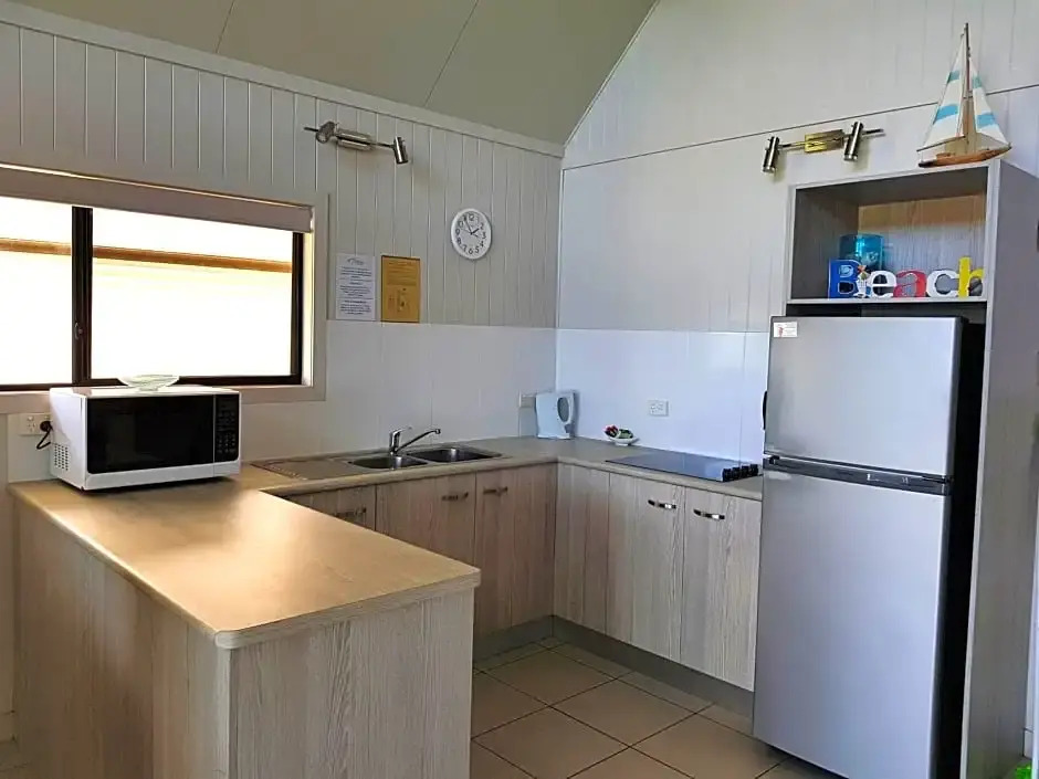 Cardwell Beachcomber Motel & Tourist Park