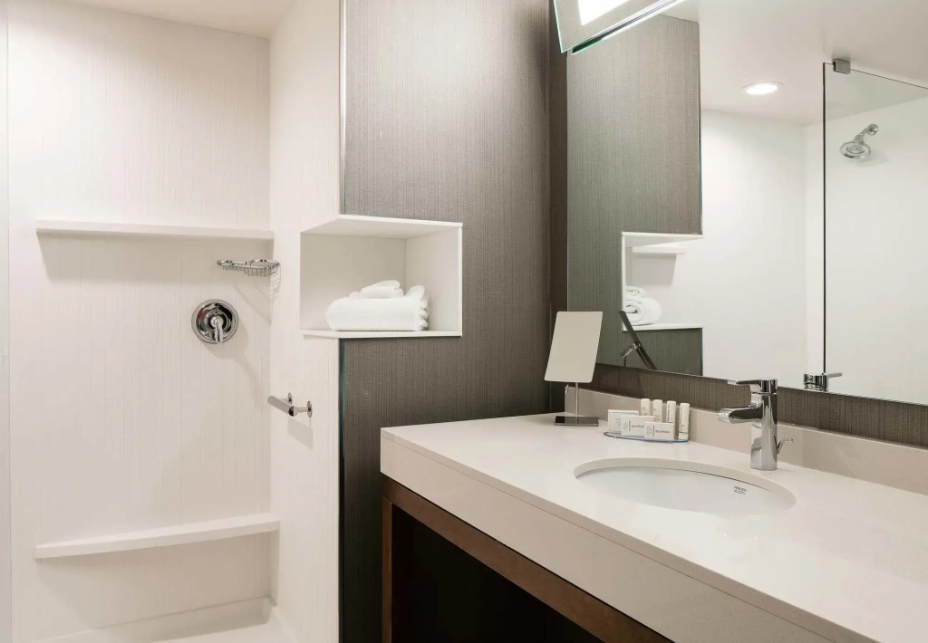 Courtyard by Marriott Omaha Bellevue at Beardmore Event Center