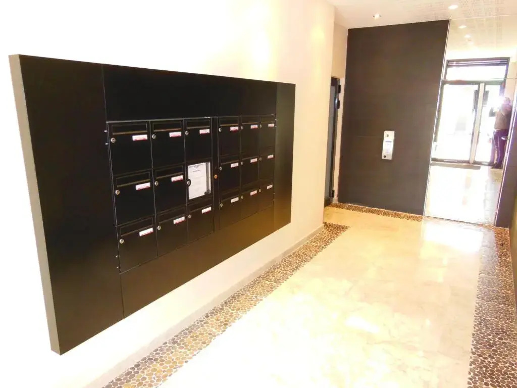 3 Bedrooms, 3 bathrooms central Cannes Lecerf 411