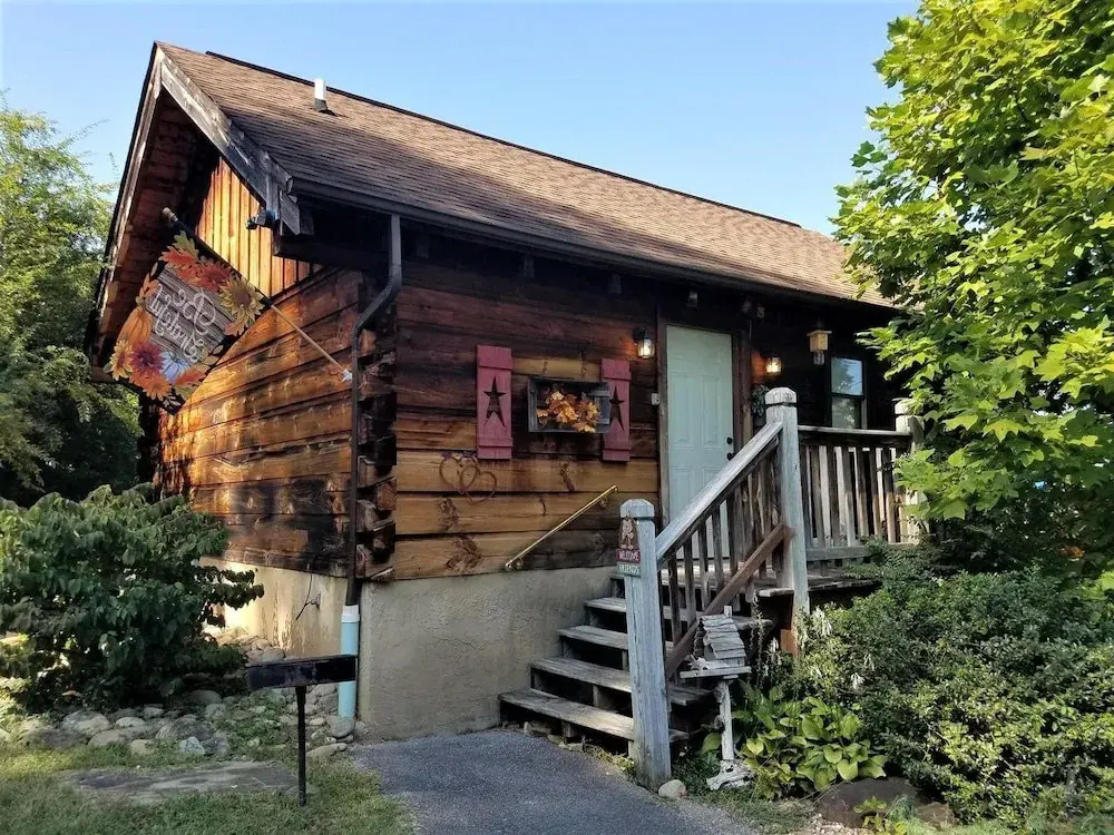 Twin Hearts - Studio Cabin