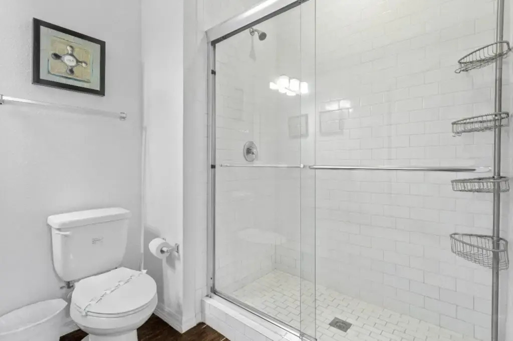 4 Bd 3 Ba Lucaya Village 26-108