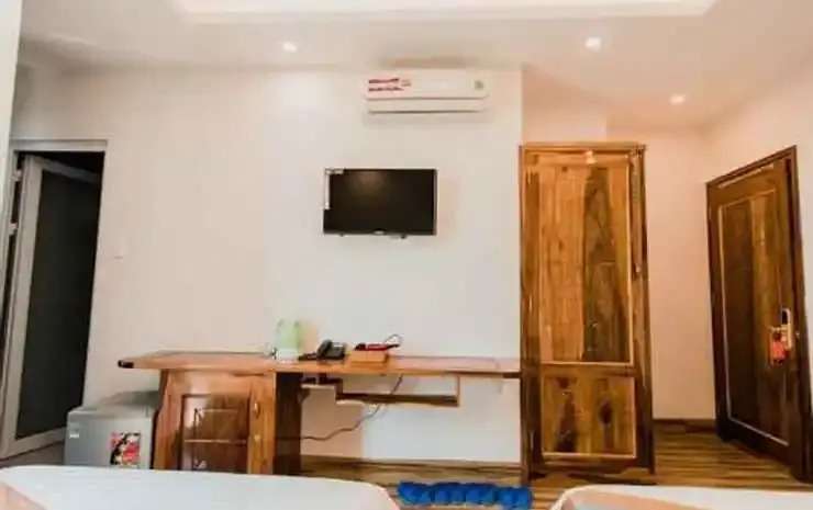 Khách sạn Hoàng My