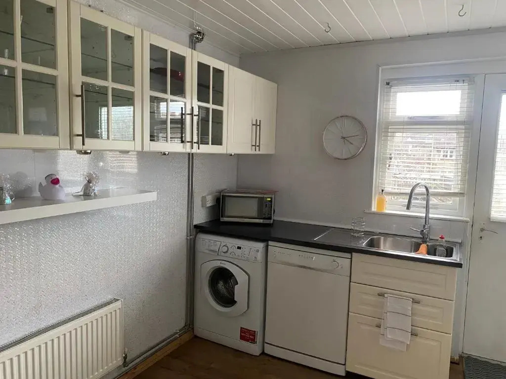 Impeccable 3- Bedroom House in Kirkcaldy