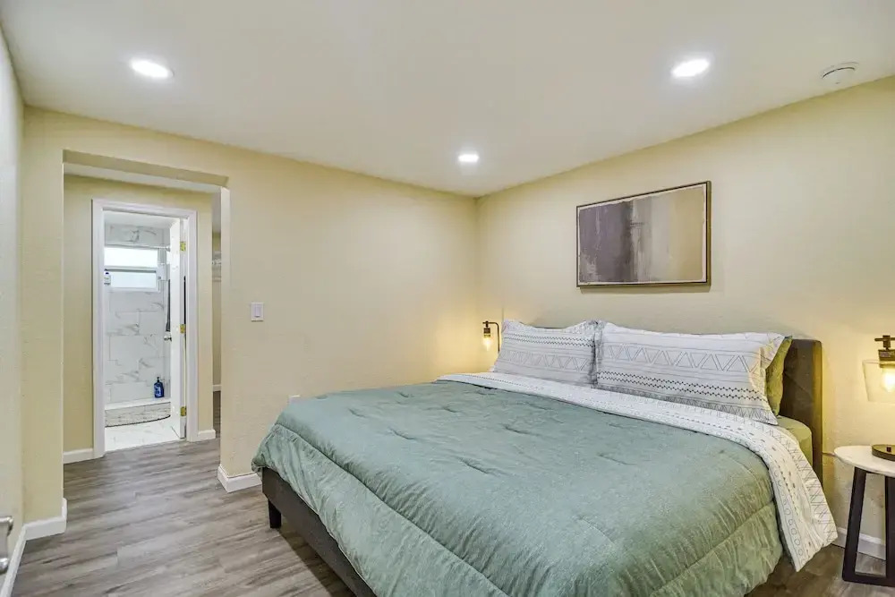 Tropical Tampa Home: Pets Welcome!