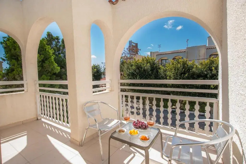 Ayia Napa Studio CHR 221