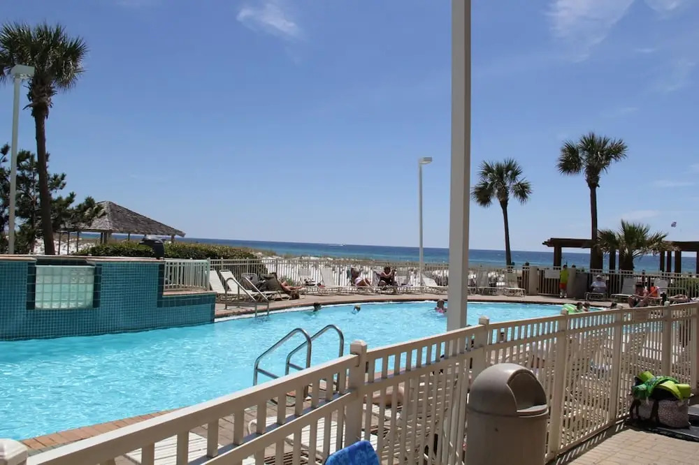 Pelican Beach Resort 2006