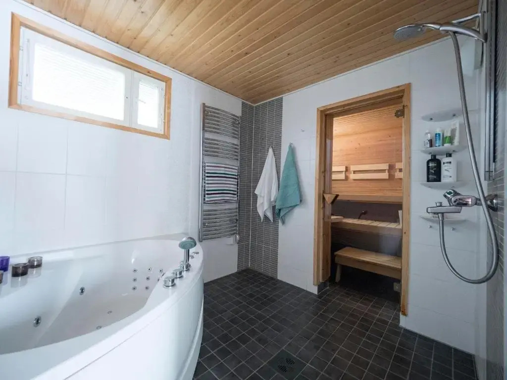 Aurora Arctic Villa By BookLapland