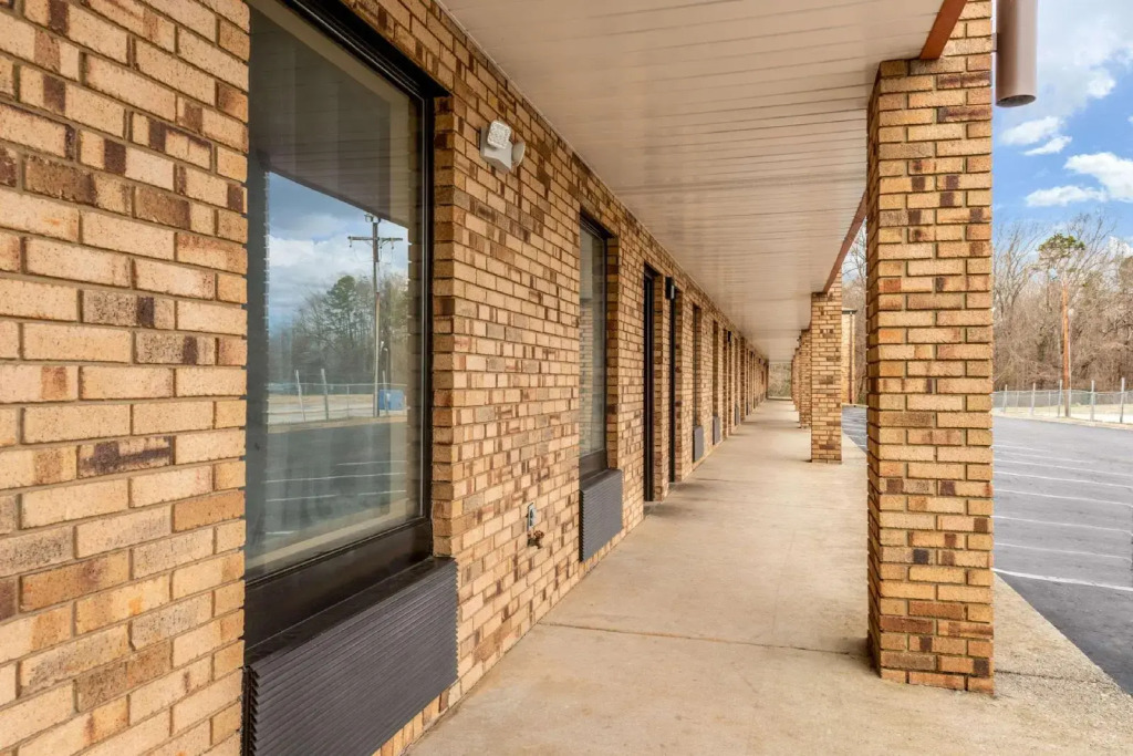 Southern Inn and Suites