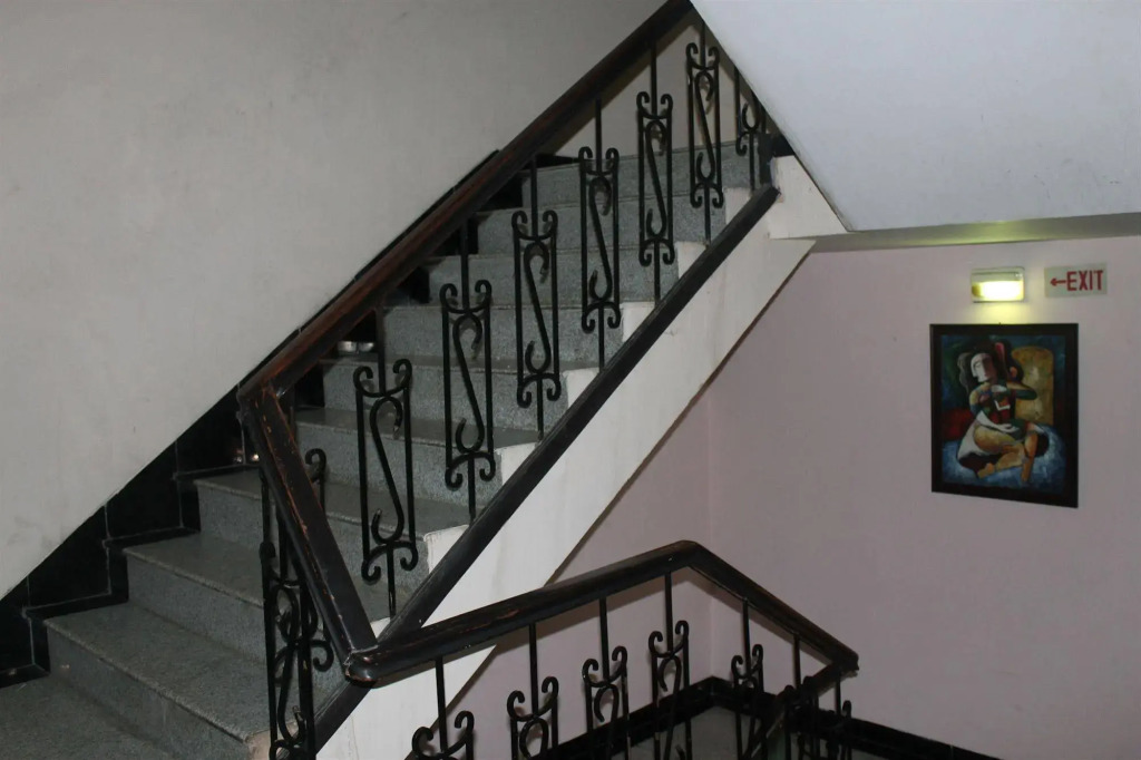 Hotel Apra Inn
