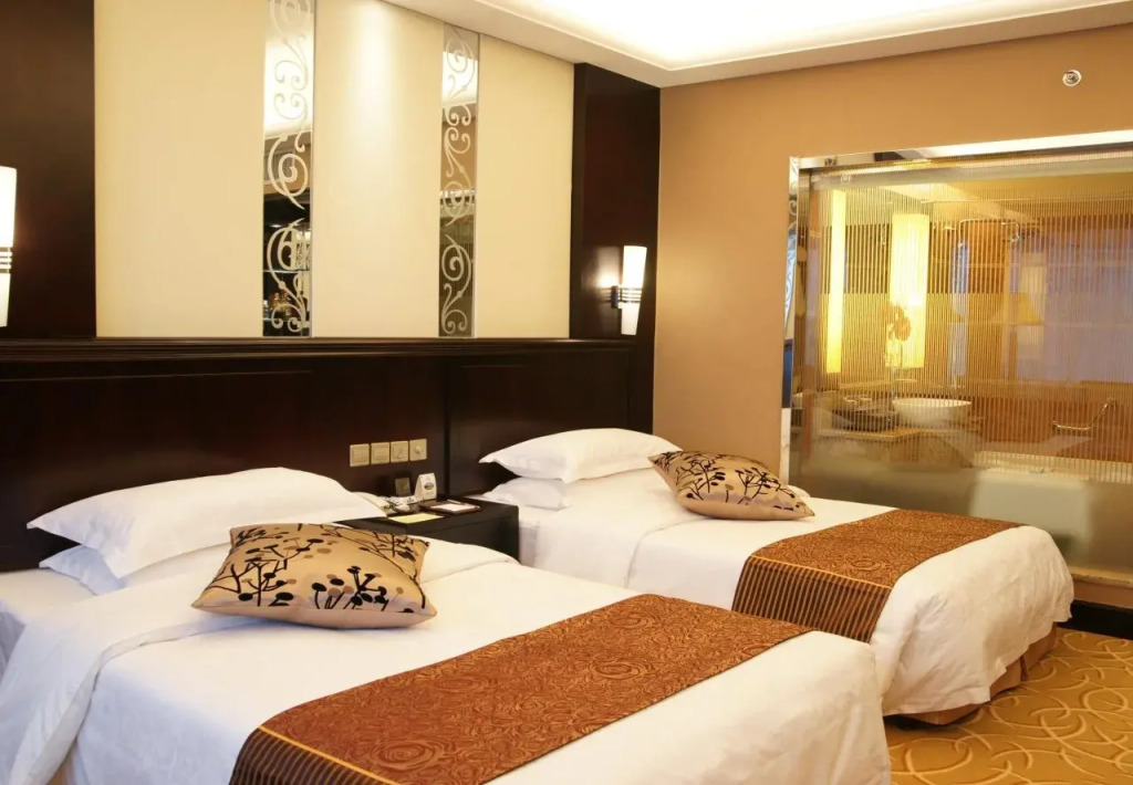 Kunming Green Land Hotel