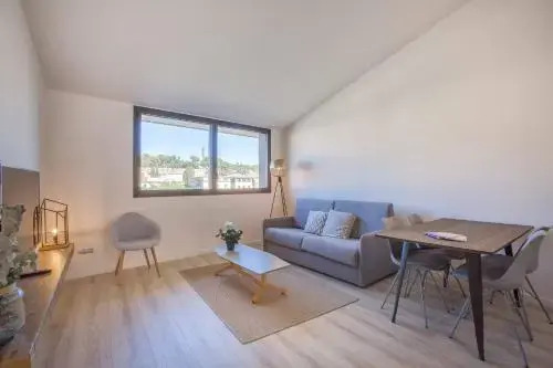 Flateli - Exclusivo Plaça Catalunya 4-1