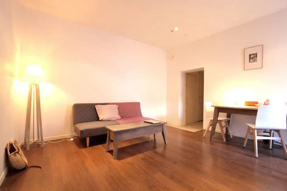 Quiet Apartment of 38m2 Bright with Pretty Terrace