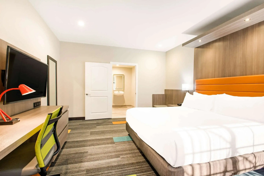 Rodeway Inn near Melrose Ave