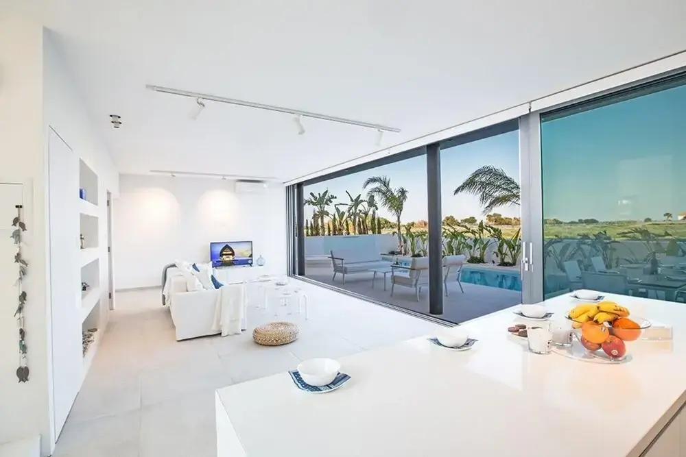 Villa Charlize AQ WP7