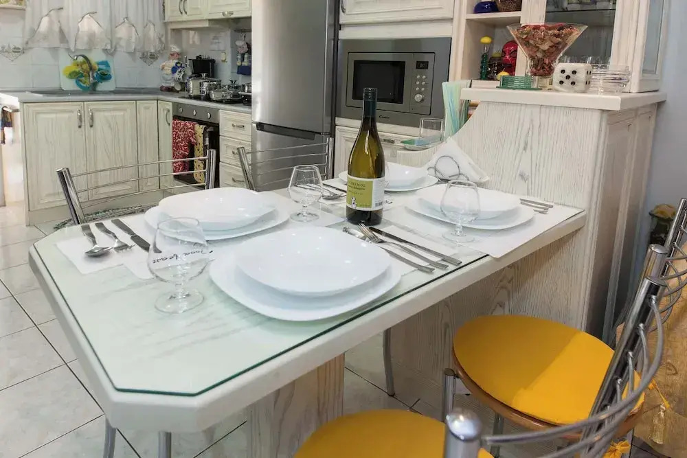 Chrisoupoli Cheerful 2 Bd Apt w Balcony