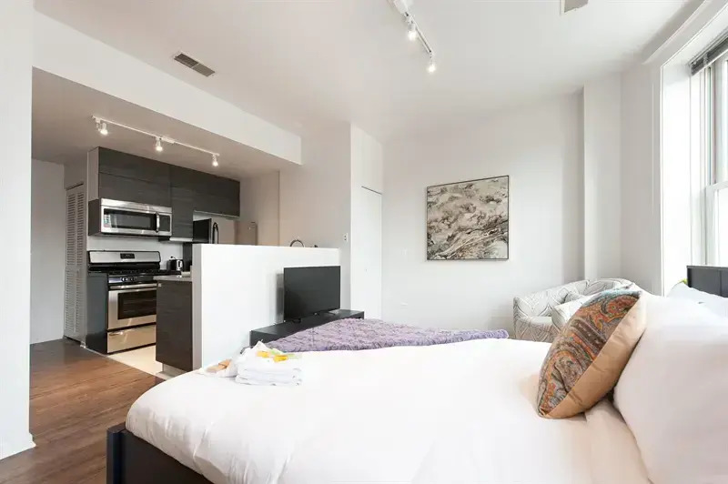 Airy Studio in South Loop by Sonder